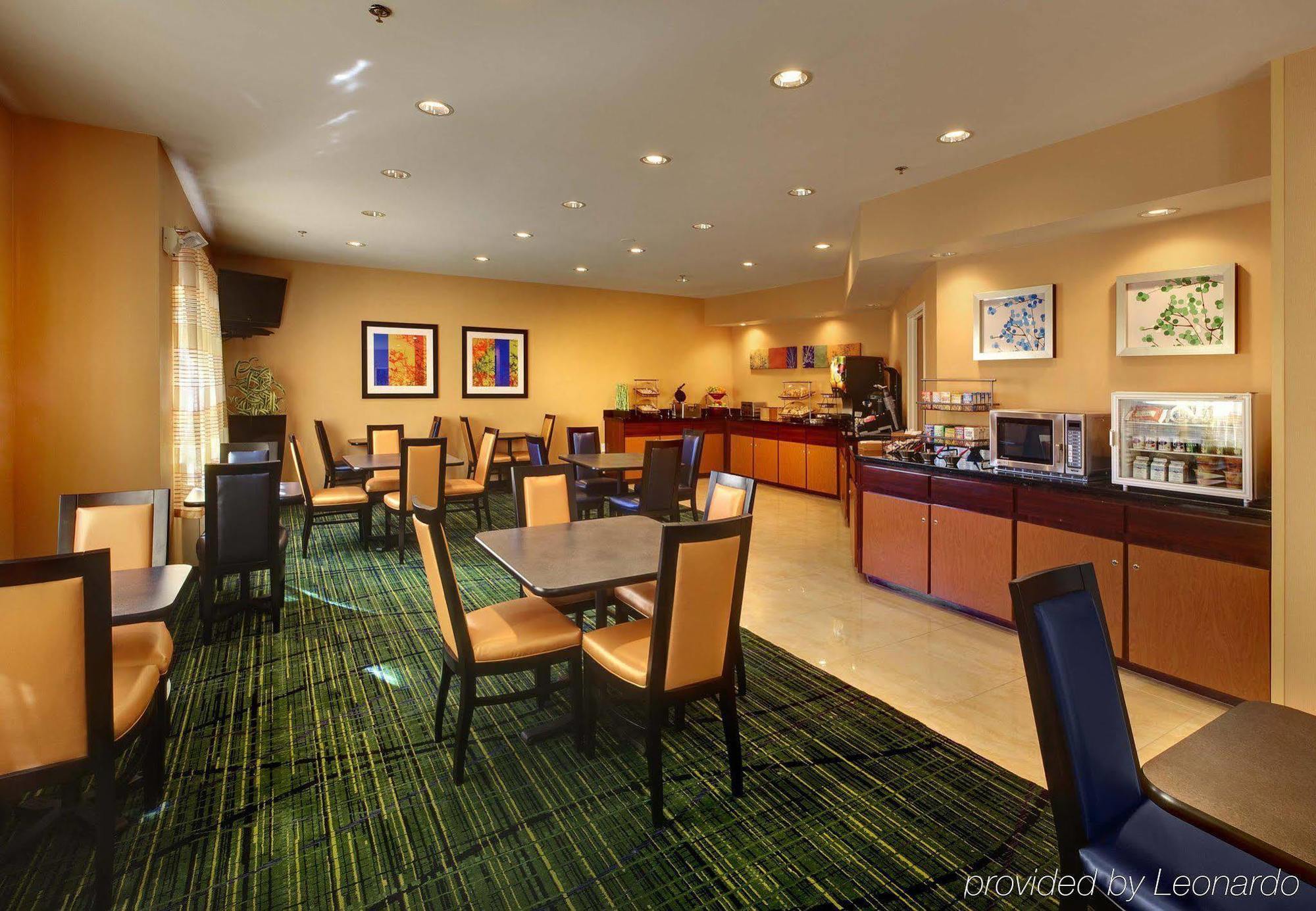 Fairfield Inn And Suites St Petersburg Clearwater Pinellas Park Restaurace fotografie